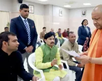 जनता दर्शन में बोले सीएम योगी,  जिला और मंडल स्तर के अधिकारियों से मिलें फरियादी, टालमटोल पर होगी कार्रवाई 