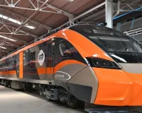  रायबरेली में वंदे भारत प्रोटोटाइप रेक का ट्रायल:  पास कर लिया Speed Test, महाप्रबंधक ने दी बधाई  