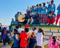 अनोखी परंपरा: फामादीहाना, मौत के पार रिश्तों का उत्सव 