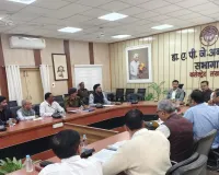 अवैध रूप से संचालित स्कूल वाहनों पर सख्ती, डीएम ने लगाईं क्लास ... एफआईआर दर्ज कराने के निर्देश