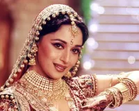 टास्कमास्टर है भंसाली....  माधुरी दीक्षित ने काम करने के अनुभव पर की बात, देवदास को बताया विजुअली रिच और क्लासिक्स 