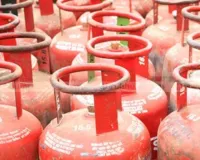 होली से पहले बढ़ी गैस सिलेंडर की वेटिंग: डिलीवरी में लग रहा एक हफ्ता, कालाबाजारी पर रोक नहीं 