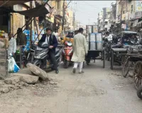 श्यामगंज गल्ला मंडी: जहां होनी चाहिए रौनक, वहां धूल और गड्ढे, बदहाल रास्तों के चलते ग्राहक बना रहे दूरी