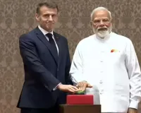  इमैनुएल मैक्रों के साथ जॉइंट प्रेस कॉन्फ्रेंस में बोले पीएम मोदी-   माउंट एवरेस्ट की ऊँचाइयों तक जायेगा भारत में बना हेलिकाॅप्टर