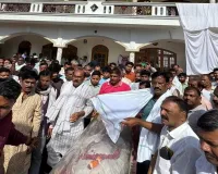 बाराबंकी : संग्राम सिंह वर्मा का पैतृक गांव में हुआ अंतिम संस्कार, नम आंखों से लोगों ने दी अंतिम विदाई