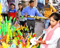 Moradabaad :  होली के लिए खरीदारी को बाजारों में उमड़े ग्राहक