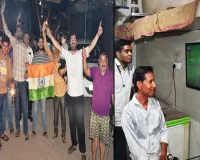 Bareilly : भारत के फाइनल में पहुंचते ही होली संग मनाई दिवाली