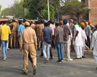 लखीमपुर खीरी : अनियंत्रित डीसीएम की टक्कर से महिला की मौत, हाईवे किया जाम