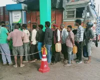 बाराबंकी : ईंधन की किल्लत नहीं, फिर भी लगी है लंबी कतार, अफवाहों ने बढ़ाई भीड़