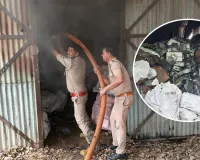 Bareilly:बिजली विभाग का गोदाम हुआ धुआं-धुआं...आग से हजारों पुराने मीटर जलकर राख