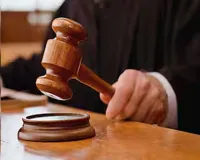 Bareilly : कोर्ट परिसर में दरोगा से भिड़ने पर तीन लिपिक सस्पेंड, होली पर नशे में किया था हंगामा 