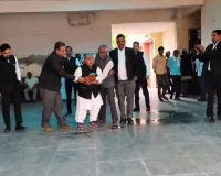 UP: अधिवक्ता ने किया आत्मदाह का प्रयास, साथियों ने बचाया