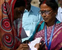 Moradabad: अब बीएलओ के पाले में एसआईआर प्रक्रिया, फार्मों की मैपिंग में पारदर्शिता के निर्देश