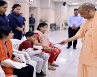 जनता दर्शन में सीएम योगी ने सुनीं समस्याएं, कहा- सभी को मिलेगा न्याय, अधिकारियों को दिए ये सख्त निर्देश 