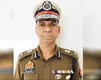 Moradabad: डीआईजी को घिरा देख अकेला छोड़कर लौट गए थे जिलाधिकारी