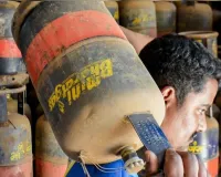 Bareilly : एलपीजी सिलेंडर के बिना कैटरर्स कारोबार चौपट...ऑर्डर हो रहे निरस्त 