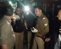 UP: सड़क हादसे में पिता-पुत्र की मौत, चिकित्सक से भिड़ा दरोगा और सिपाही