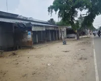 UP: दूसरे दिन भी बाजार बंद, ई-रिक्शा और बाइक की भिड़ंत के बाद मारपीट से शुरू हुआ था बवाल 