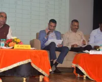 Bareilly : मंत्री की फटकार, युवाओं के उद्यमी बनने में बैंक बन रहे रोड़ा