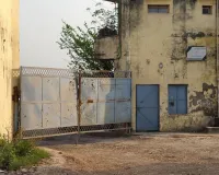 UP: आयकर टीम को दोनों प्लाईवुड फैक्ट्रियों में हुए 60 घंटे से ज्यादा