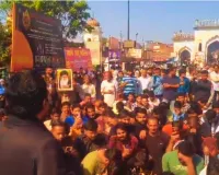 लखनऊ में शिया समुदाय उतरा सड़कों पर... खामेनेई की मौत पर छाती पीटकर जताया गहरा शोक, अमेरिका-इजराइल के खिलाफ लगे जोरदार नारे