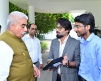 सोलर पावर से चमका युवा का आइडिया... छात्र का ‘सोलर लाइट-प्रोजेक्शन फ्रेम’ अब स्टार्टअप बनने को तैयार, देखें क्यों है खास