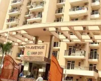 नोएडा: बारहवीं मंजिल से गिरा तीन साल का मासूम, इजाल के दौरान हुई मौत 