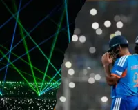 ड्रिंक्स ब्रेक में लेजर शो पर भड़के गावस्कर और शास्त्री, कहा- 'वर्ल्ड कप में ऐसे तमाशे की क्या जरूरत?'