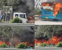 Mathura News: यमुना एक्सप्रेसवे पर चलती बस में लगी भीषण आग, यात्रियों ने कूदकर बचाई जान