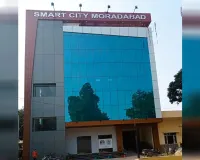 Moradabad: एकीकृत कमांड सेंटर से निगरानी फिर भी मनमानी, बेतरतीब वाहन लगा रहे जाम 