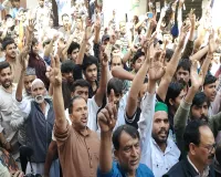 Sambhal: खामेनेई की मौत के गम में बाजार बंद, सड़कों पर उतरे लोग