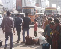 घर लौटने की जद्दोजहद:  होली के बाद ट्रेनों में लंबी वेटिंग, बस अड्डों पर बढ़ी भीड़