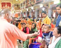 सीएम योगी ने लोगों की समस्याएं सुनीं,  कहा- निस्तारण में शिथिलता अक्षम्य 