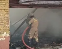 बागपत की फोम फैक्ट्री में आग से लाखों का नुकसान, कड़ी मशक्कत के बाद फायर फाइटर ने पाया आग पर काबू 