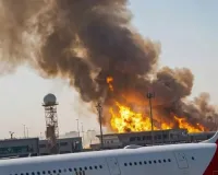 Dubai Airport पर ईरान का ड्रोन अटैक:  1,800 से अधिक उड़ानें रद्द; भारत सहित सभी यात्रियों के लिए एडवाइज़री जारी 