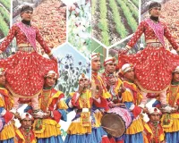 लोकायन:  कलाबाजी, संगीत और आस्था का अनोखा संगम 