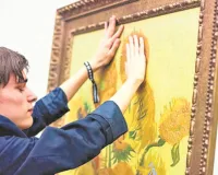 केवल देखने तक सीमित नहीं कला का अनुभव 