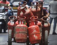 वाराणसी में LPG की कोई समस्या नहीं ...  बोले डीएम, पैनिक होकर न करें गैस का अनावश्यक स्टॉक 