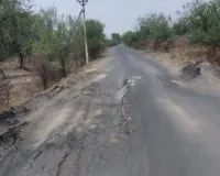 शीतला माता मंदिर मार्ग की हालत खस्ता : पैदल यात्रियों और श्रद्धालुओं को भारी परेशानी, लोगों में गुस्सा 