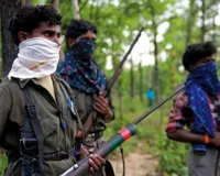 लाल आतंक पर बड़ा प्रहार:  छत्तीसगढ़ के बस्तर में सात नक्सलियों का आत्मसमर्पण, एके-47 राइफल सौंपा