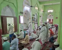 प्रयागराज में गंगा जमुनी तहजीब:  शांतिपूर्ण तरीके से संपन्न हुई अलविदा की नमाज, नमाजियों को दी ईद की मुबारकबाद