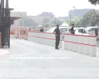 संसद के प्रवेश द्वार पर बूम बैरियर गिरने से बजने लगा सायरन, मौके पर QRT टीम मौजूद, जानिए क्या है मामला