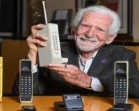 3 अप्रैल का इतिहास : मार्टिन कूपर ने पहली बार हैंड हेल्ड मोबाइल फोन से बेल लैब्स के जोएल से बात की 