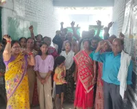 कानपुर में लोगों ने किया प्रदर्शन : प्रीपेड स्मार्ट मीटर लगने के बाद बिजली दे रही धोखा 