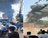 Bareilly: आसमान में धुएं का गुबार देख दहशत में आए लोग...केबिल के पाइप में लगी थी आग, फायर ब्रिगेड ने पाया काबू