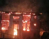 Uttrakhand: धमाके के साथ फटा सिलेंडर, मां-बेटे सहित चार झुलसे, गैस चूल्हा जलाने के लिए जलाई थी तीली