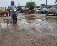 Moradabad: रात में झमाझम बारिश, सुबह से छाए रहे बादल, किसानों की बढ़ी धड़कनें