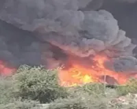 लखनऊ के बाद अब गाजियाबाद में आग तांडव : 150 से अधिक झुग्गियां जलकर खाक, कई परिवार हुए बेघर