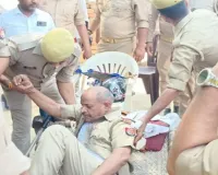 वाराणसी में झंडे के विवाद को लेकर पथराव, एसीपी समेत कई पुलिसकर्मी घायल 