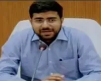 गोरखपुर : डीएम दीपक मीणा ने विरासत गलियारा का किया सघन निरीक्षण,  व्यापारियों और नागरिकों की सुनीं समस्याएं 